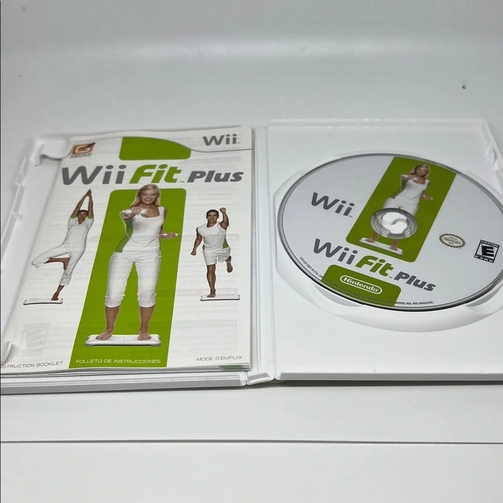 🎮 Nintendo Wii Game Bundle – Wii Fit Plus + Family Feud 2010 Edition (2 Games)